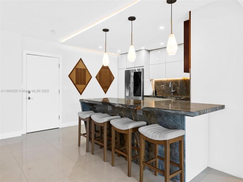 Condo for sale at Oxford Towers 1005