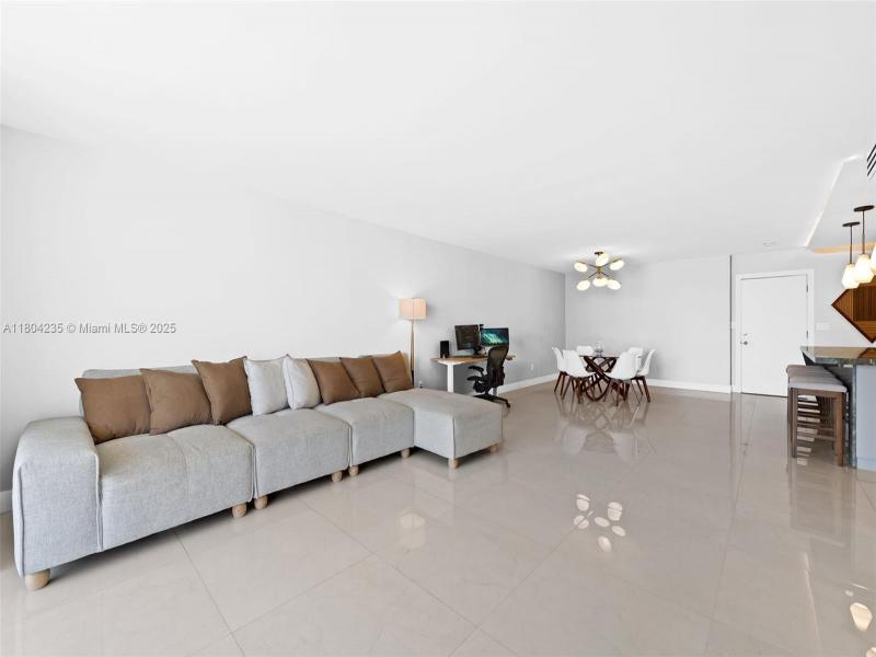 Condo for sale at Oxford Towers 1005