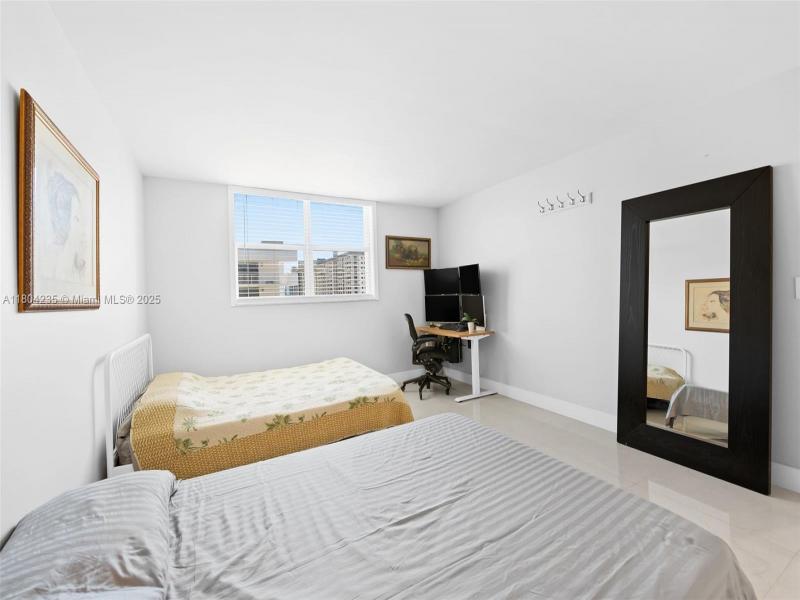 Condo for sale at Oxford Towers 1005