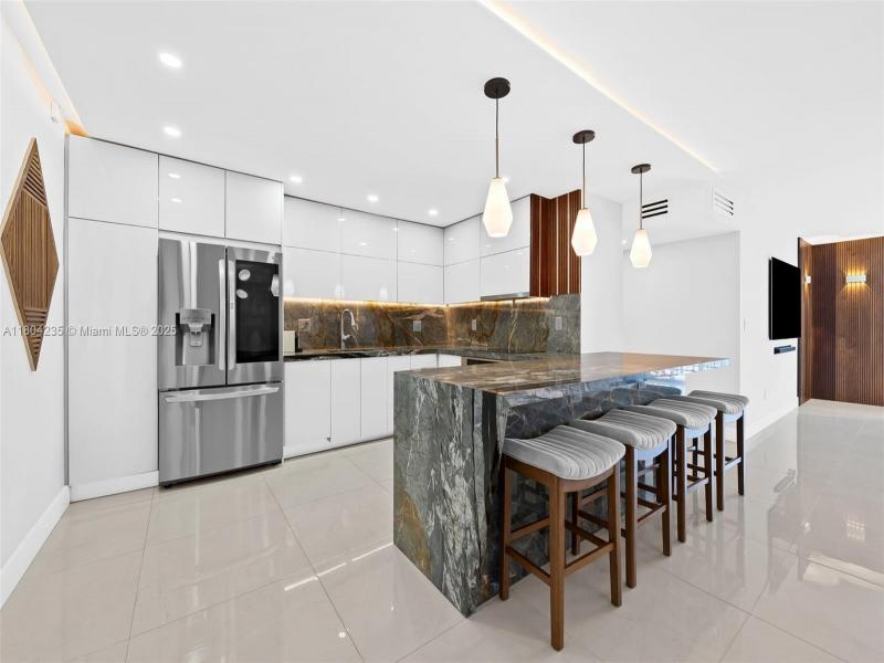 Condo for sale at Oxford Towers 1005