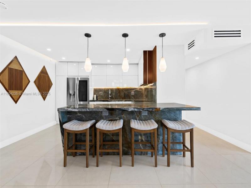 Condo for sale at Oxford Towers 1005