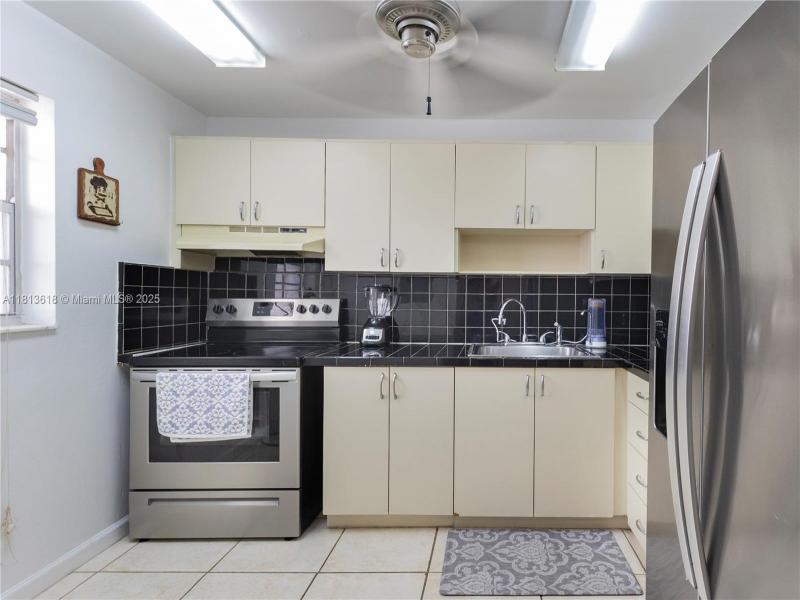 Property photo # 9
