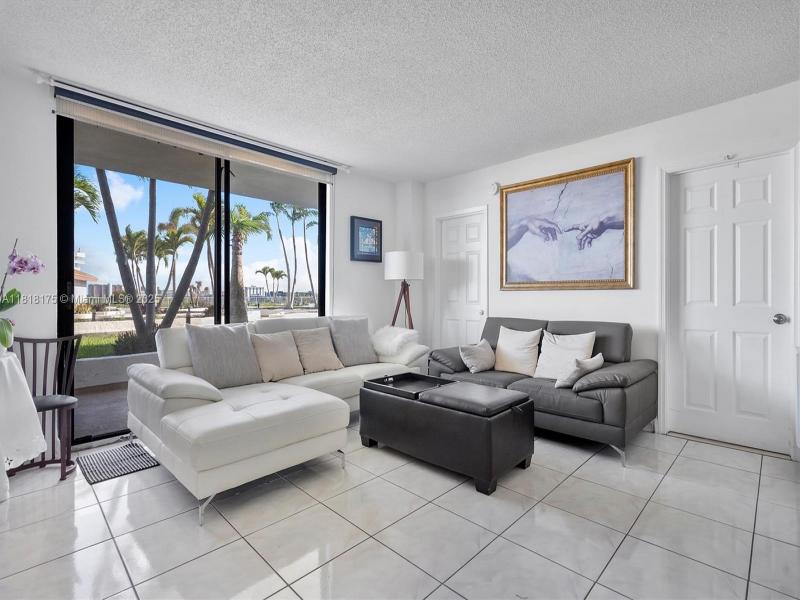 Condo for sale at Sailboat Cay 406