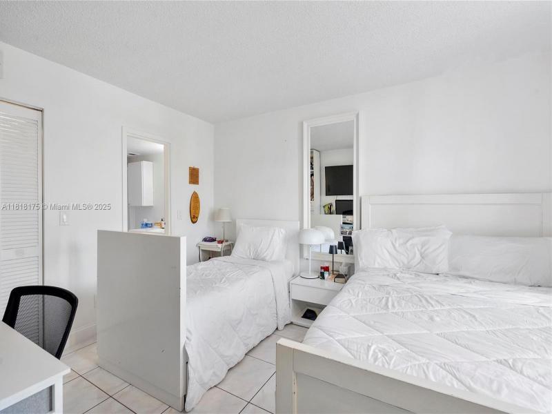 Condo for sale at Sailboat Cay 406