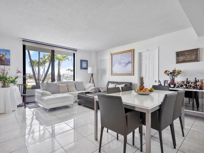 Condo for sale at Sailboat Cay 406
