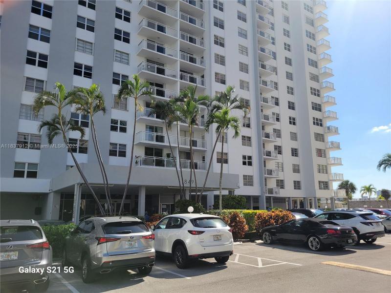 Condo for sale at Plaza Towers South 1407