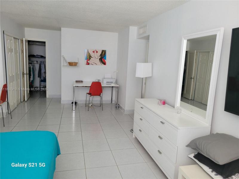 Condo for sale at Plaza Towers South 1407