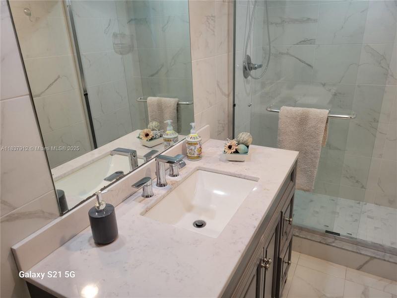 Condo for sale at Plaza Towers South 1407