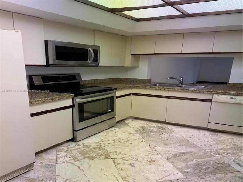 Property photo # 4