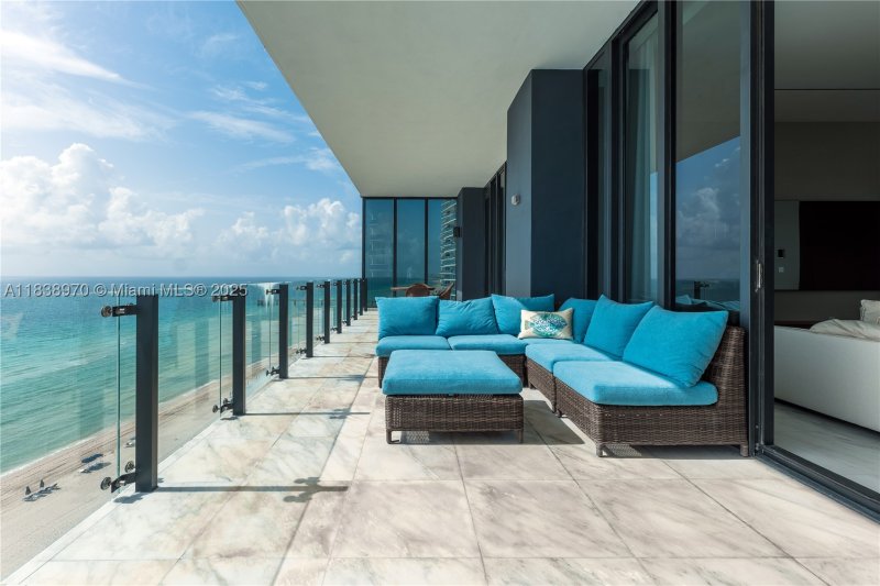 Muse Sunny Isles Beach Apt #1001