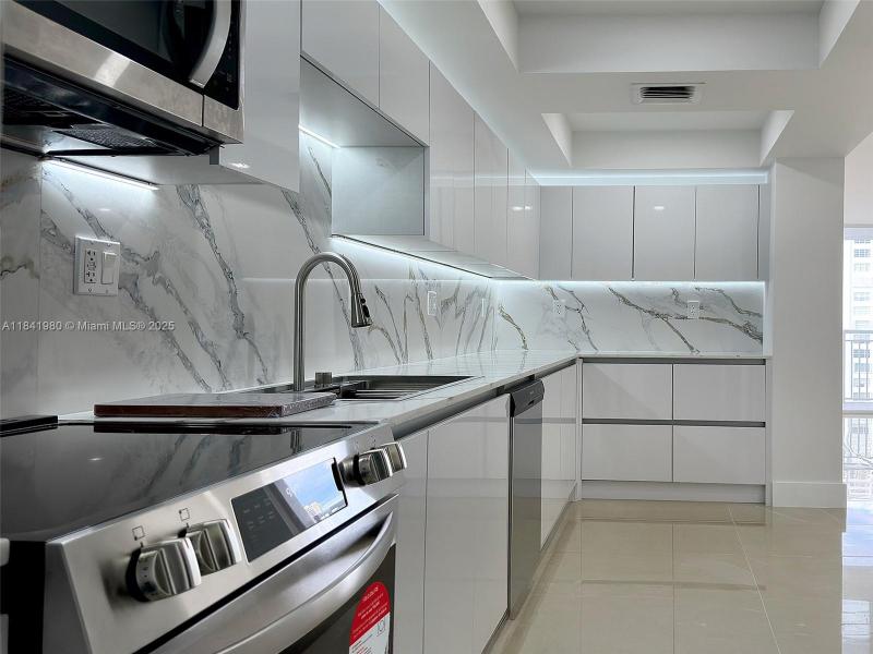 Apartment for rent at Del Prado South Tower 1202