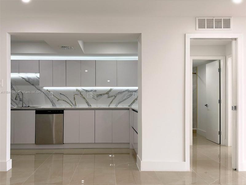 Apartment for rent at Del Prado South Tower 1202
