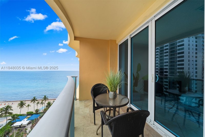 Apartment for rent at The Wave Condo PH39