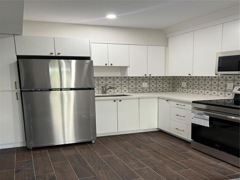 Property photo # 6