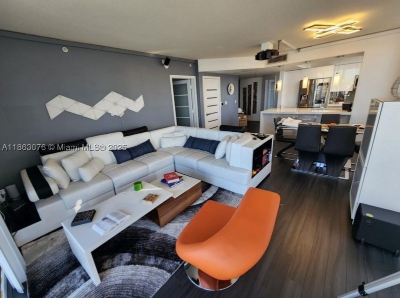 Condo for sale at Turnberry On The Green 1508