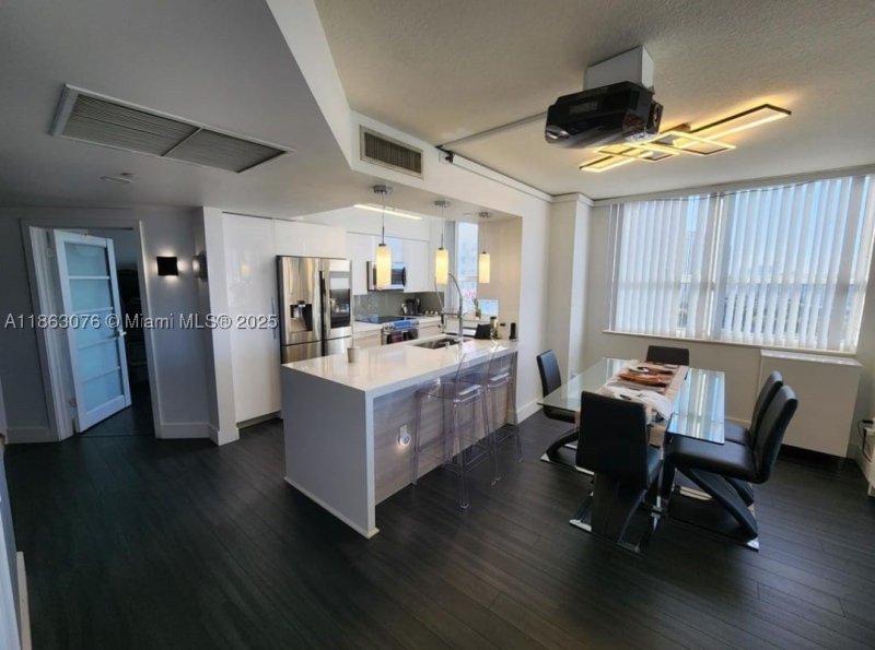 Condo for sale at Turnberry On The Green 1508