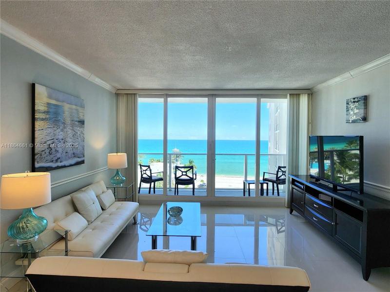 Apartment for rent at Alexander Towers 707
