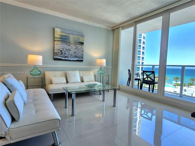 Apartment for rent at Alexander Towers 707