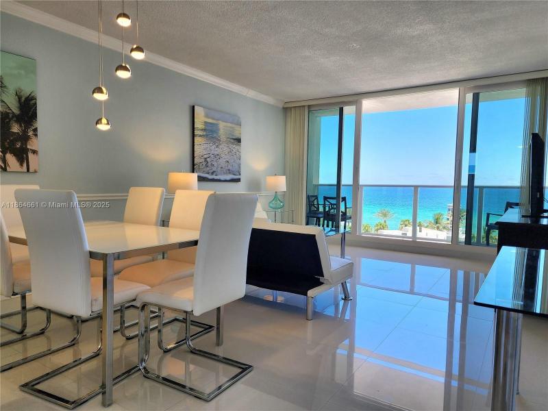 Apartment for rent at Alexander Towers 707