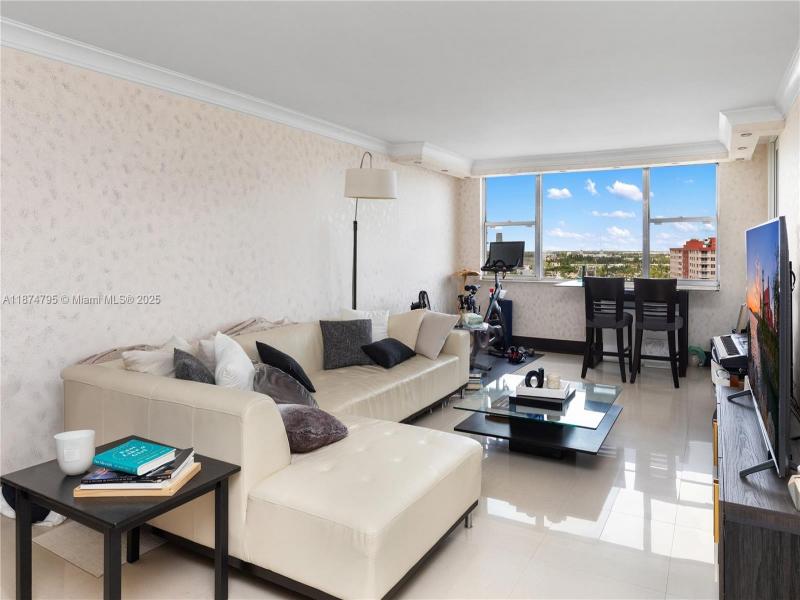 Condo for sale at Parker Dorado 1517