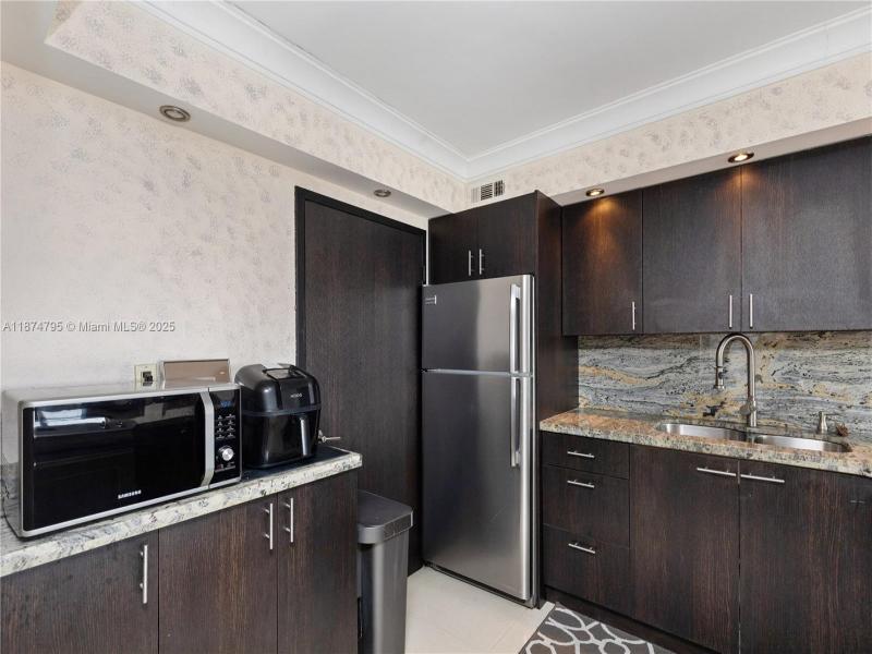 Condo for sale at Parker Dorado 1517