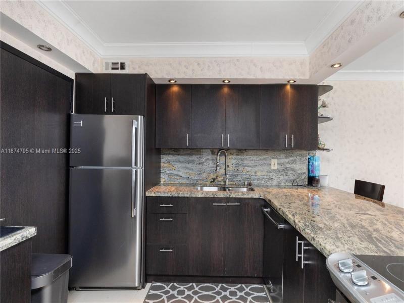 Condo for sale at Parker Dorado 1517