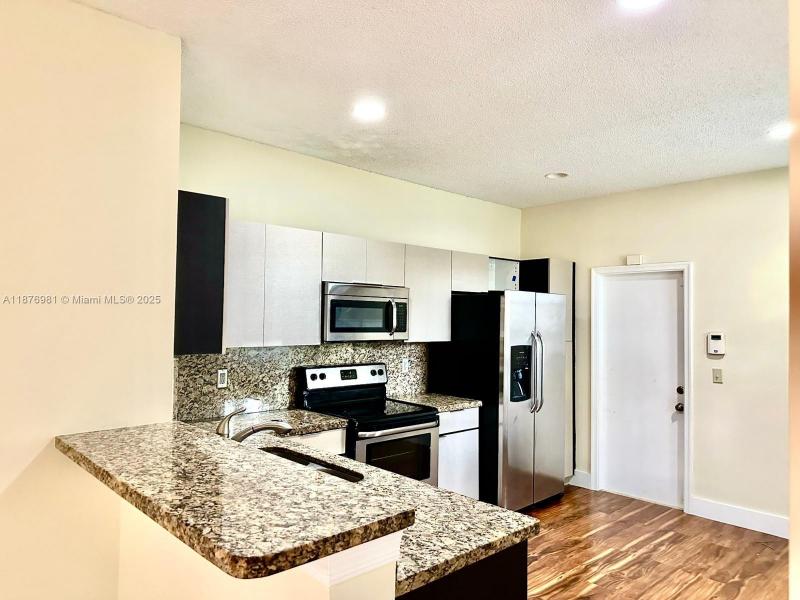 Property photo # 6