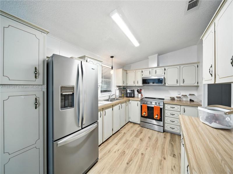 Property photo # 6