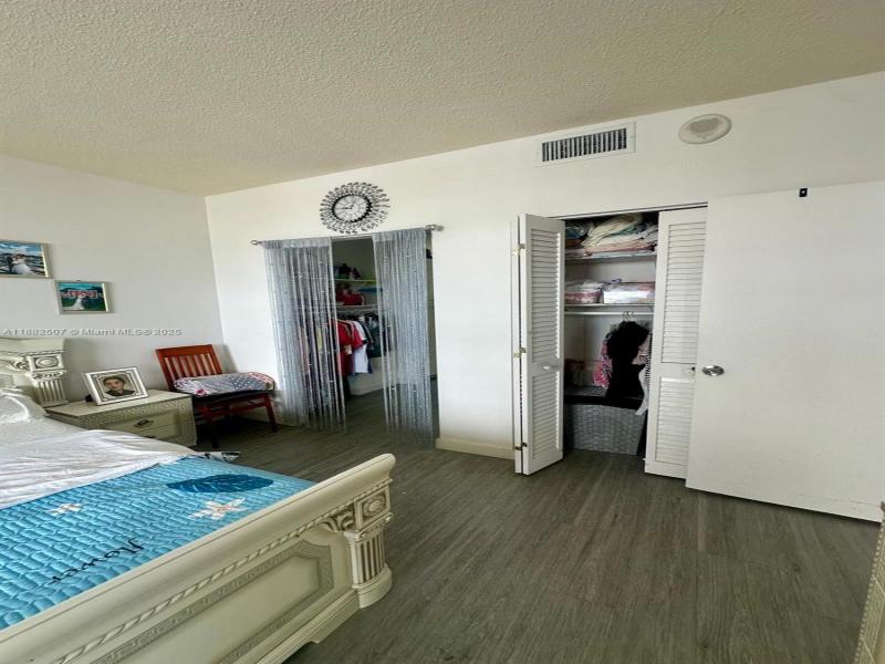 Condo for sale at Imperial Towers PH-6