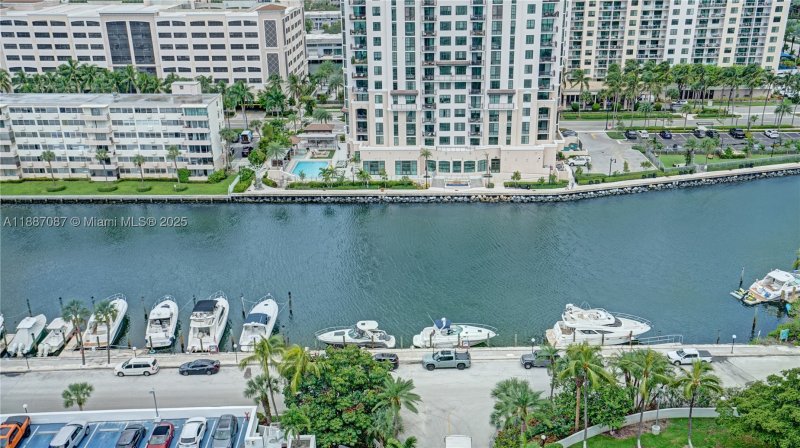 Condo for sale at Arlen House 1931