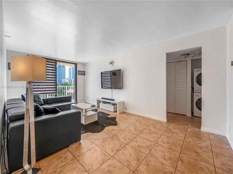 Apartment for rent at Winston Towers 511