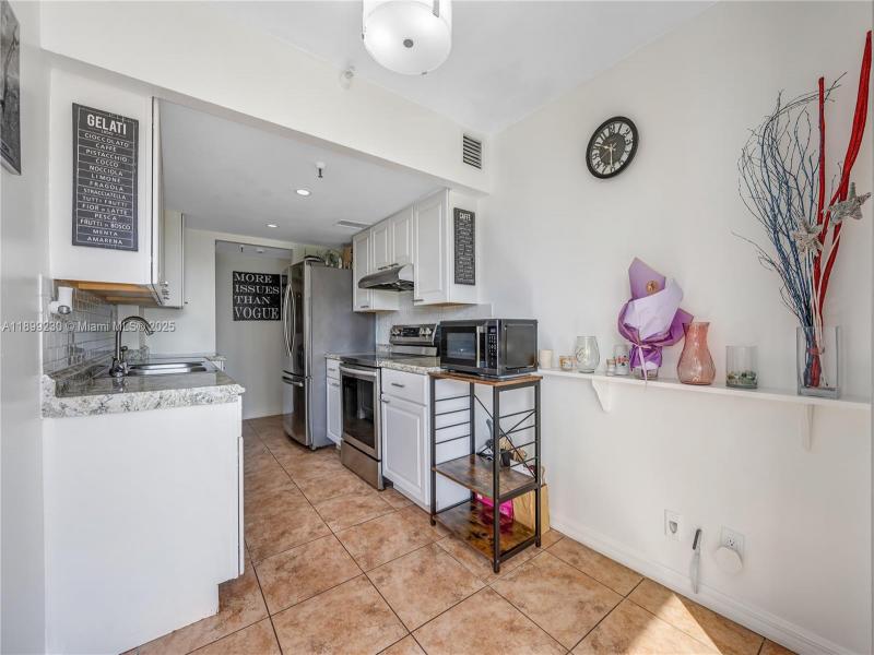 Apartment for rent at Winston Towers 511