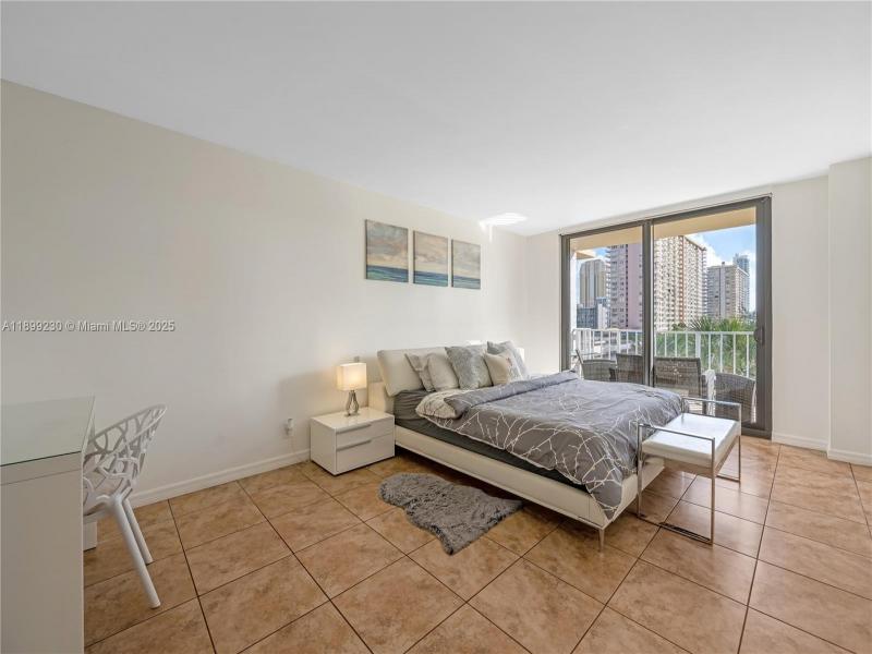 Apartment for rent at Winston Towers 511