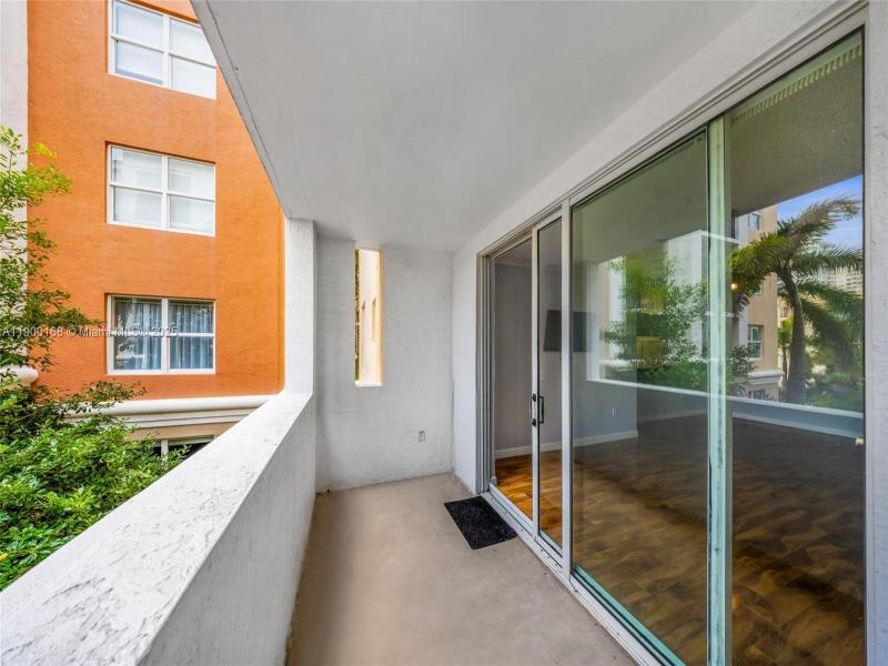 Comprar apartamento en Porto Bellagio 3301