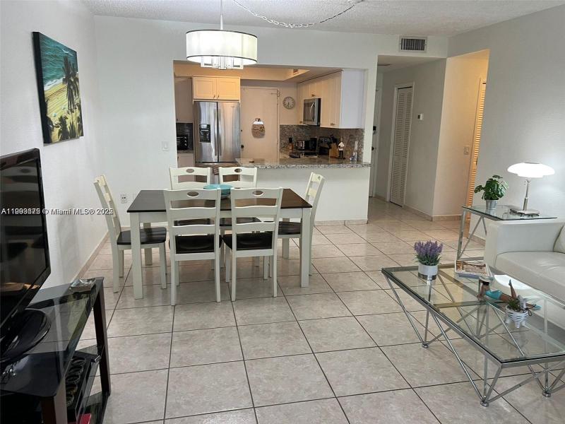 Condo for sale at Alexander Towers 208