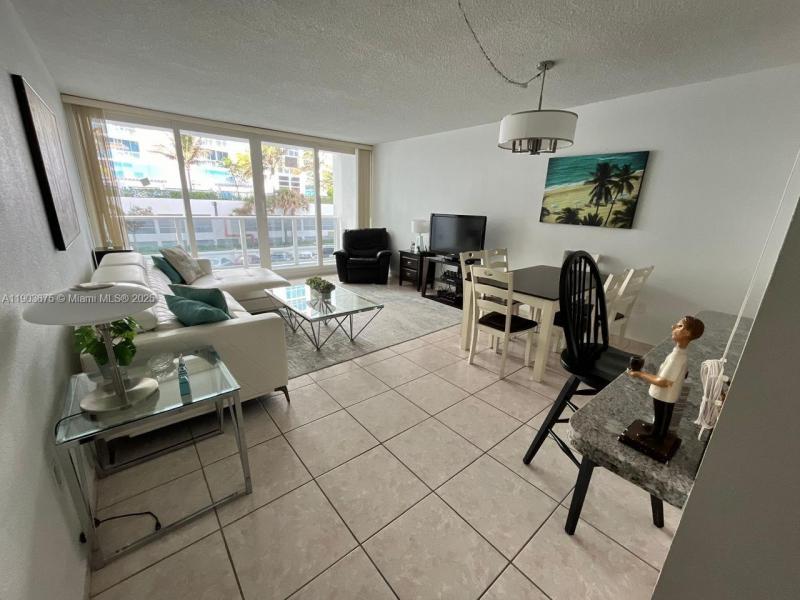 Condo for sale at Alexander Towers 208
