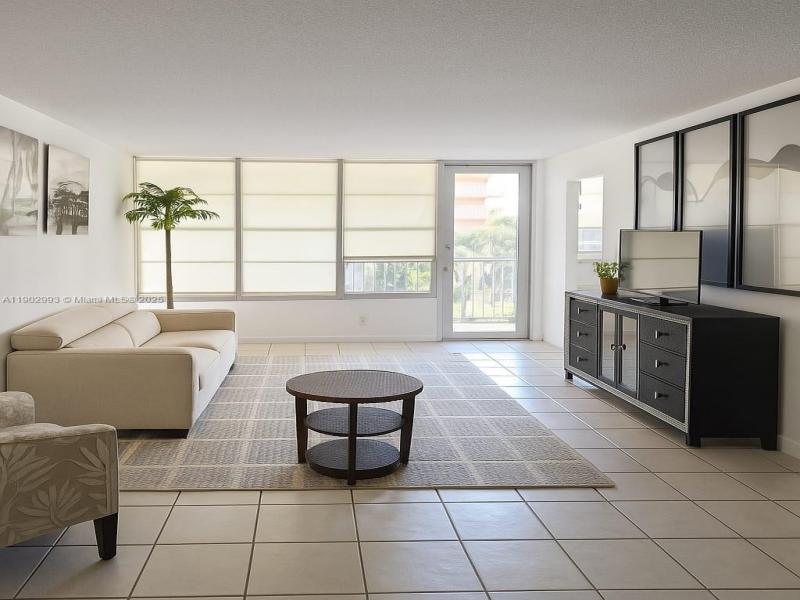 Condo for sale at Winston Towers 409