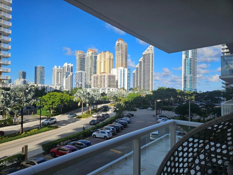 Condo for sale at Winston Towers 409