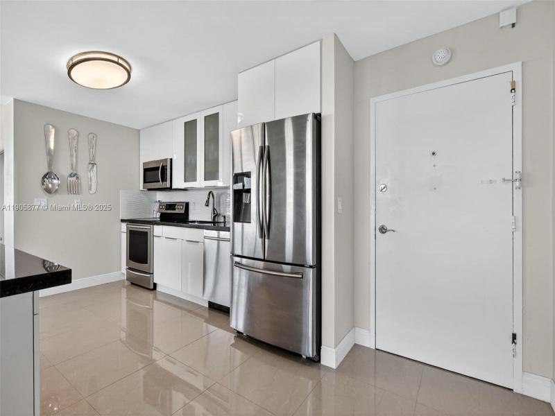 Condo for sale at Burleigh House 705