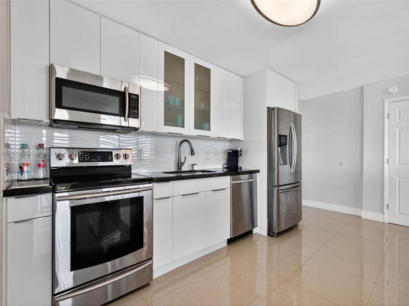 Condo for sale at Burleigh House 705