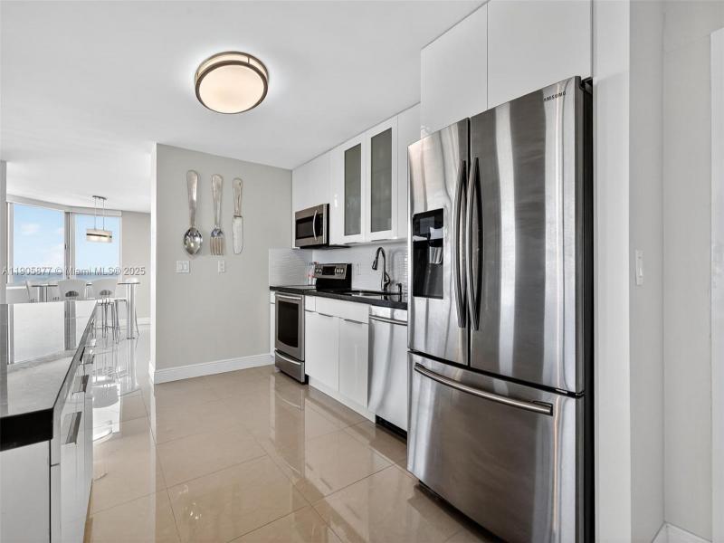 Condo for sale at Burleigh House 705