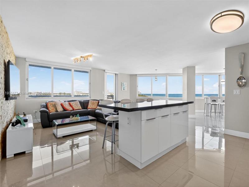Condo for sale at Burleigh House 705