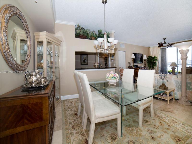 Comprar apartamento en Porto Bellagio 1107