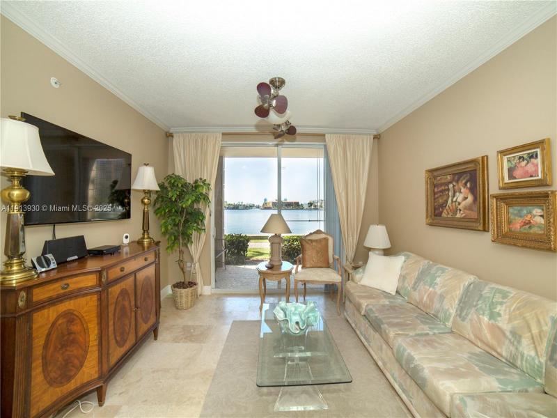 Comprar apartamento en Porto Bellagio 1107