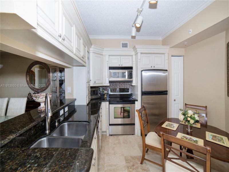Comprar apartamento en Porto Bellagio 1107