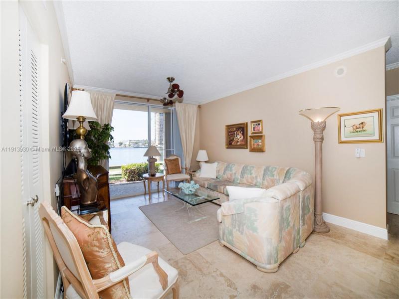 Comprar apartamento en Porto Bellagio 1107