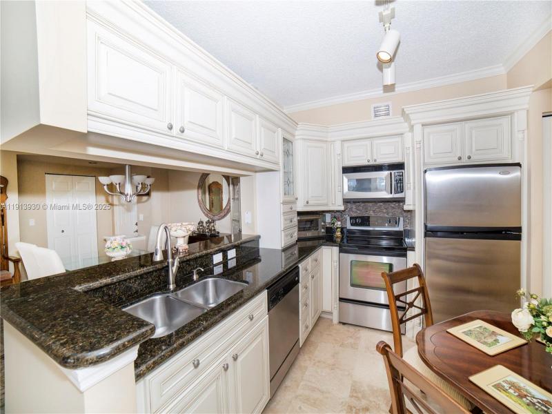 Comprar apartamento en Porto Bellagio 1107