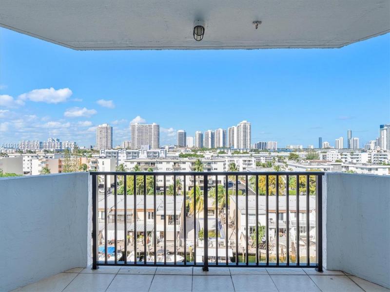 Comprar apartamento en Coral Isle East 808