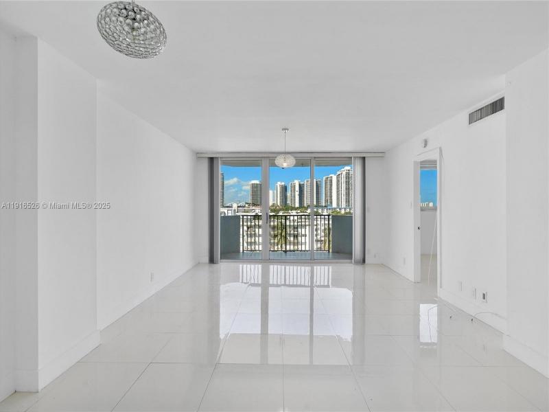 Comprar apartamento en Coral Isle East 808