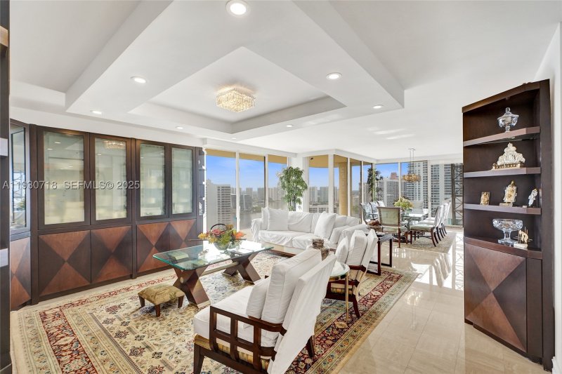 Condo for sale at Turnberry Towers 26E
